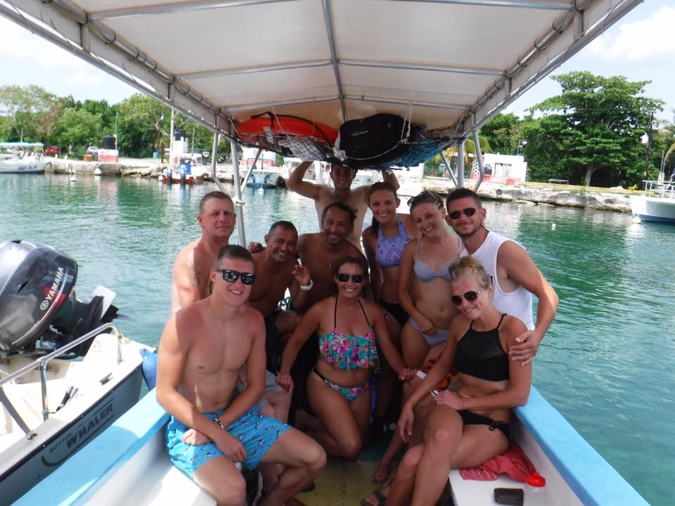 Cozumel Scuba Diving Team With Happy Clients